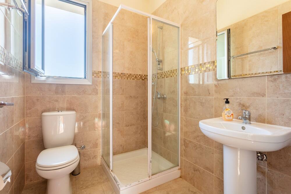 Photo of Bathroom in Polis
