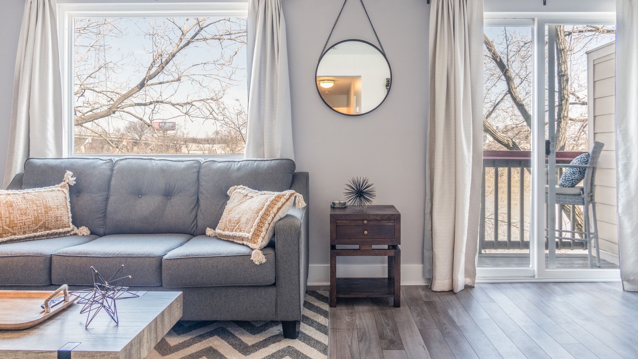 Photo of Livingroom in East Bank