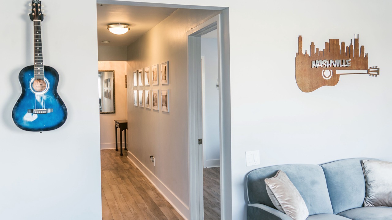 Photo of Livingroom in East Bank