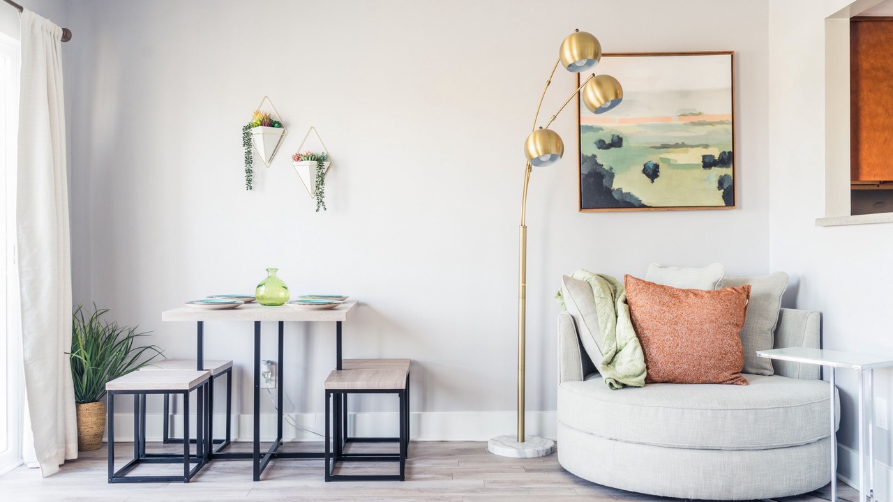 Photo of Livingroom in East Bank