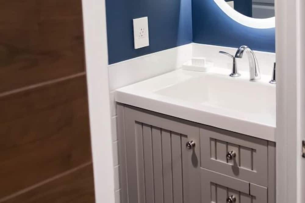 Photo of Bathroom in Marathon