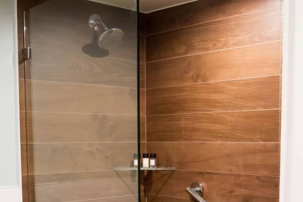 Photo of Bathroom in Marathon