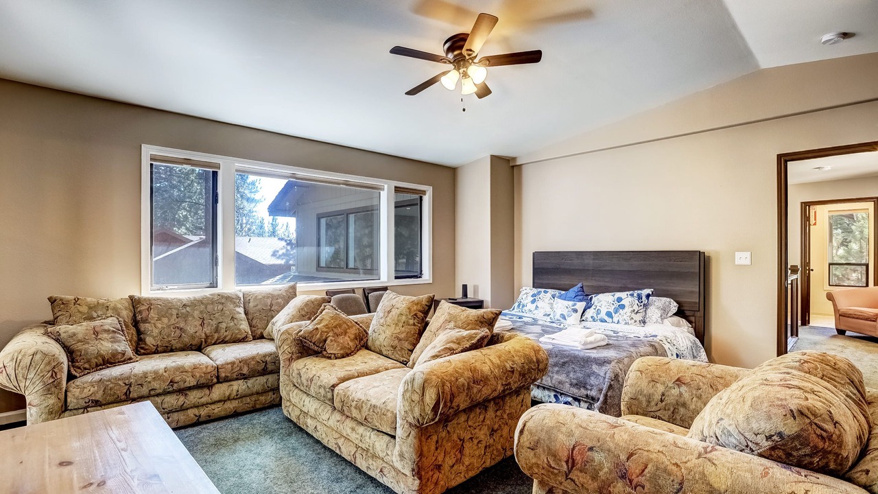 Photo of Livingroom in Lower Kingsbury
