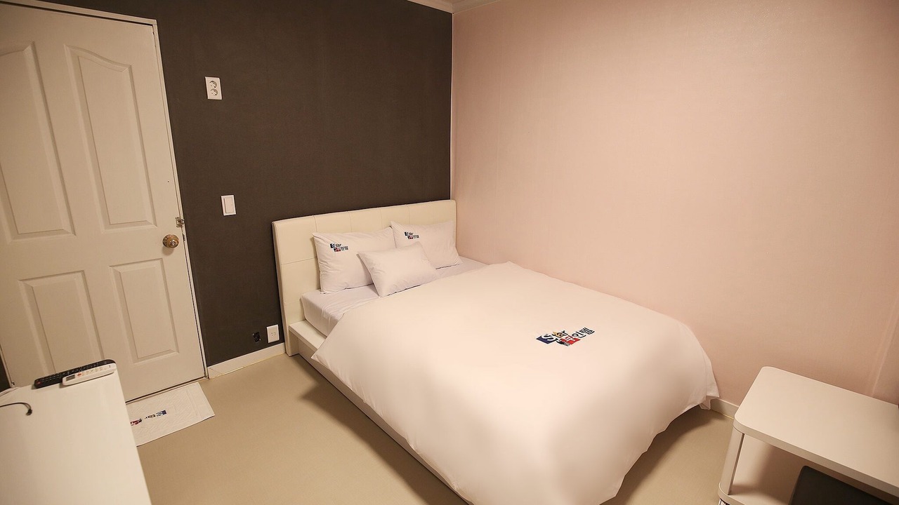 Photo of Bedroom in Araemojong