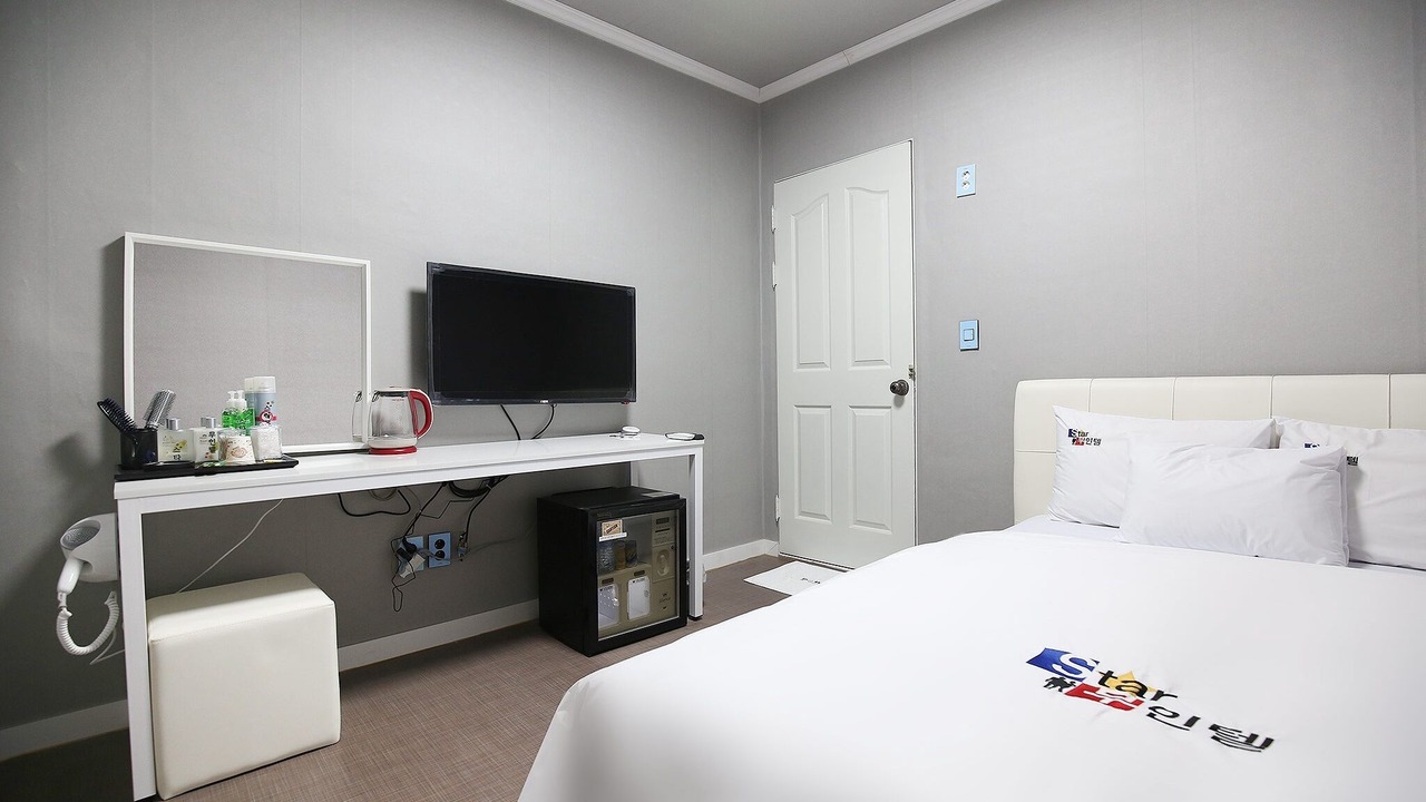 Photo of Bedroom in Araemojong