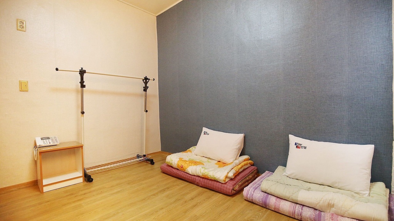 Photo of Bedroom in Araemojong