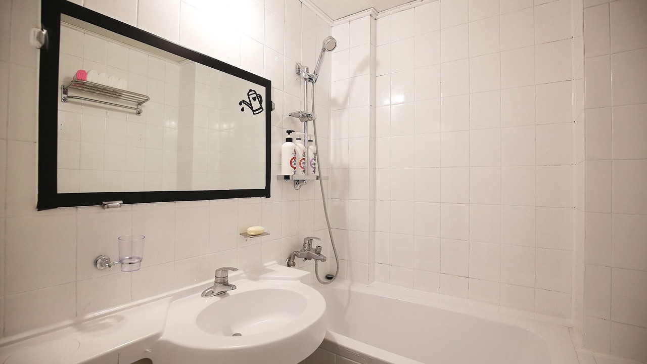 Photo of Bedroom in Araemojong