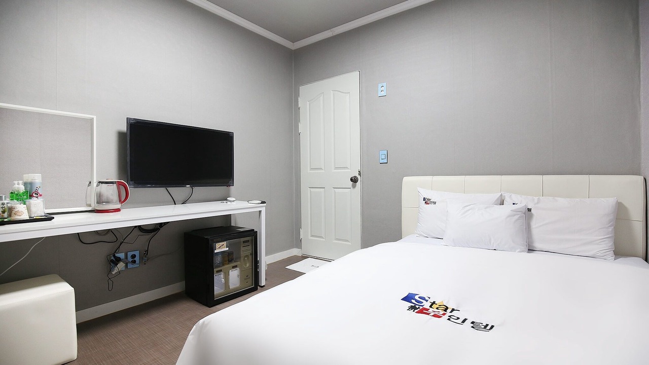 Photo of Bedroom in Araemojong