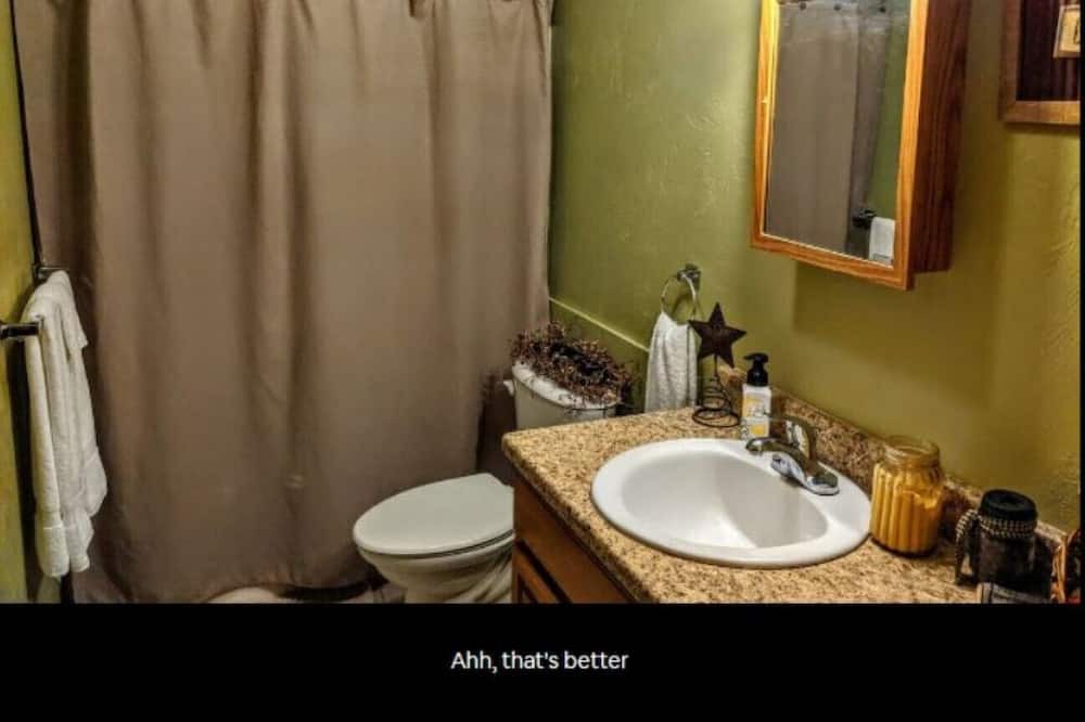 Photo of Bathroom in Seanor
