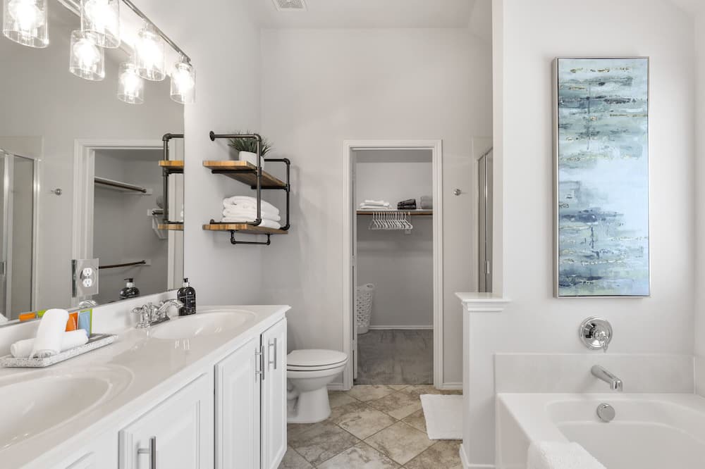 Photo of Bathroom in Little Elm