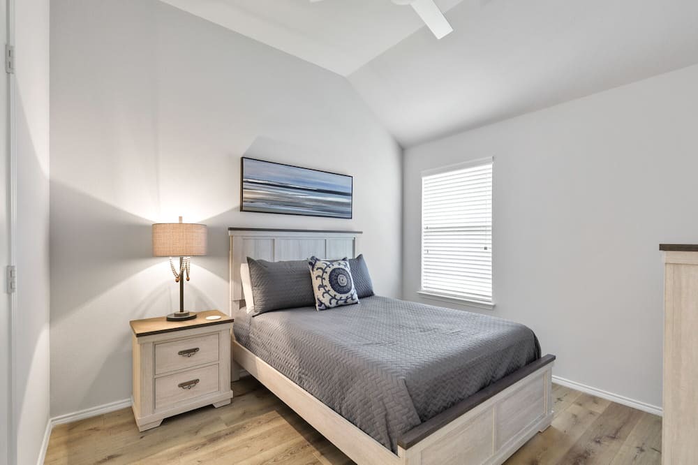 Photo of Bedroom in Little Elm