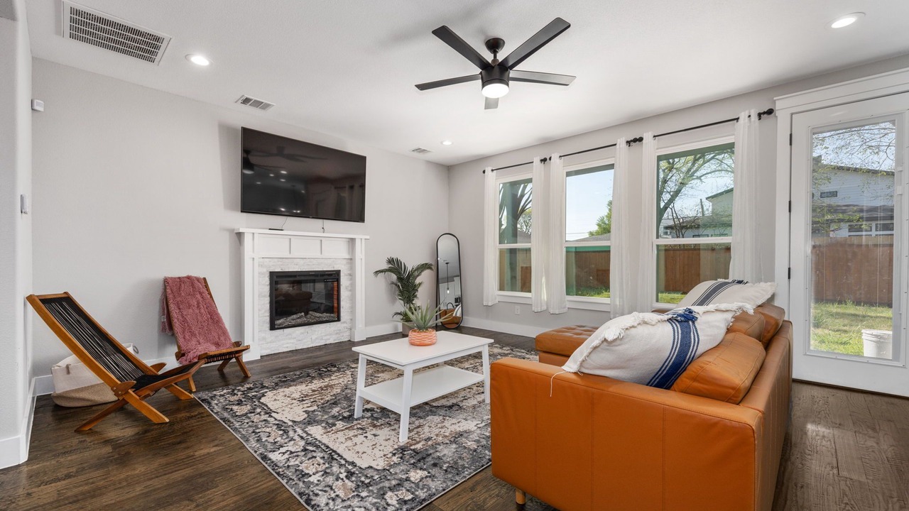 Photo of Livingroom in West Dallas