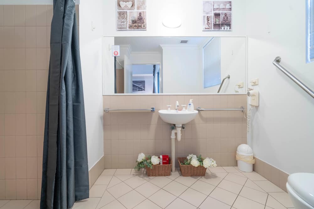 Photo of Bathroom in Northbridge