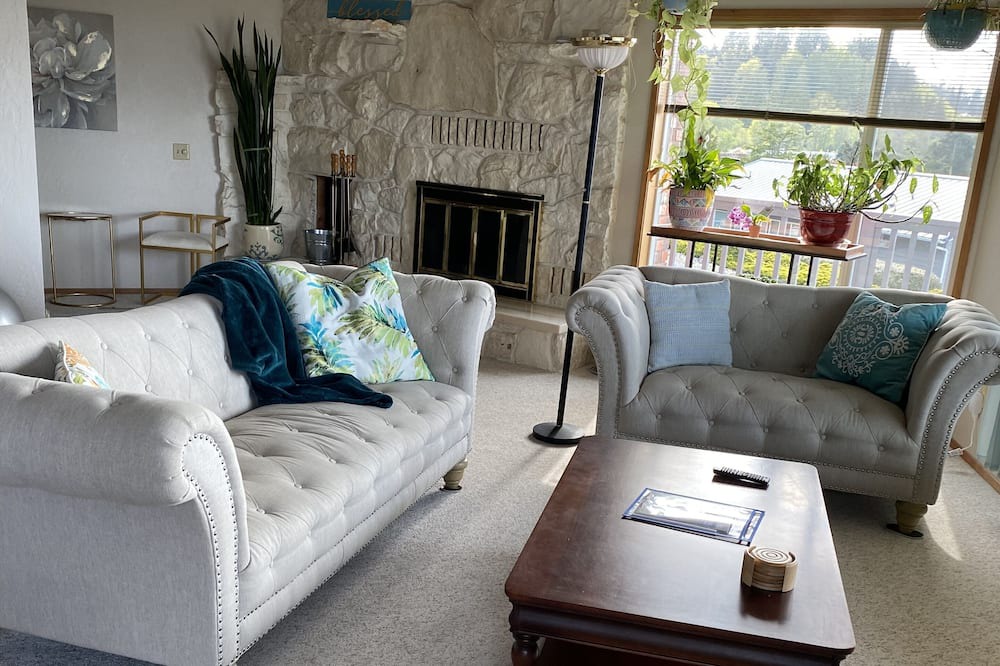 Photo of Livingroom in Port Angeles East