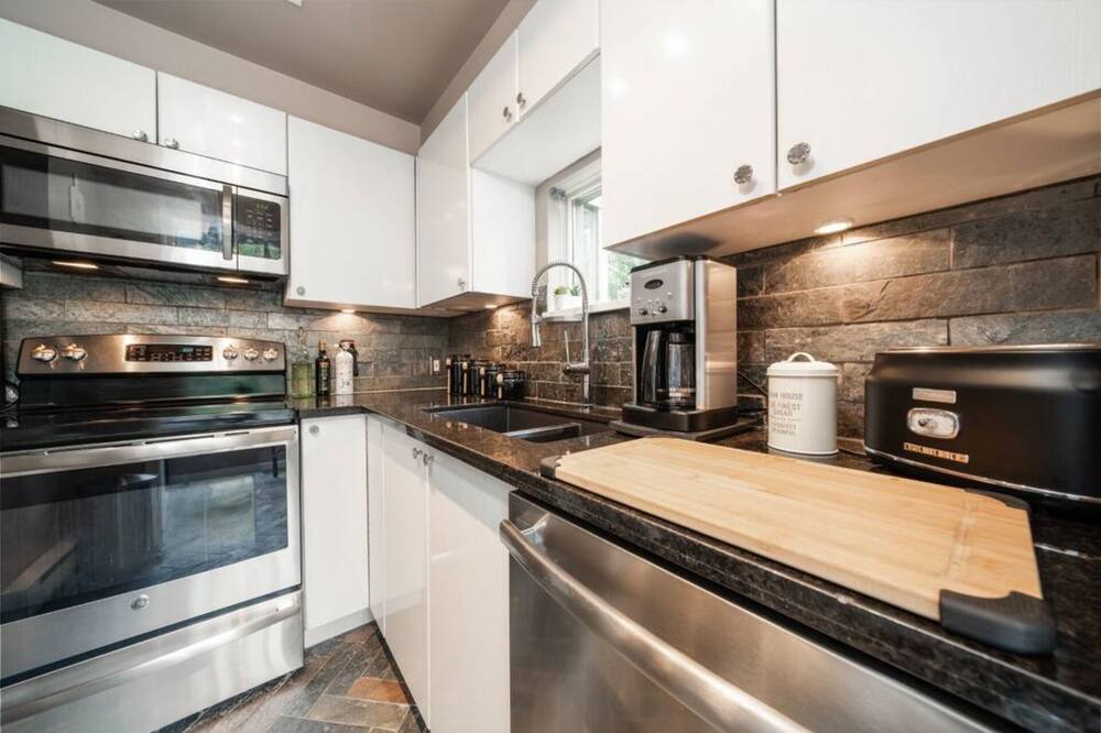 Photo of Kitchen in Coal Harbour