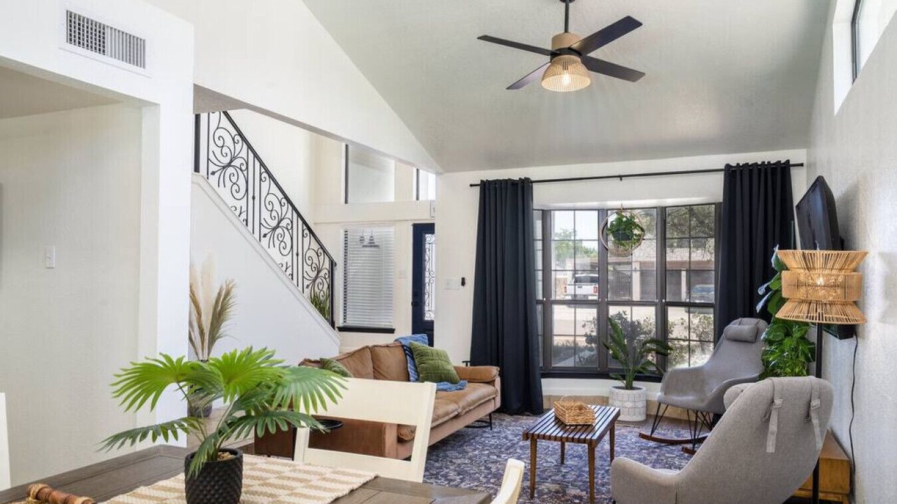 Photo of Livingroom in Biggs Field