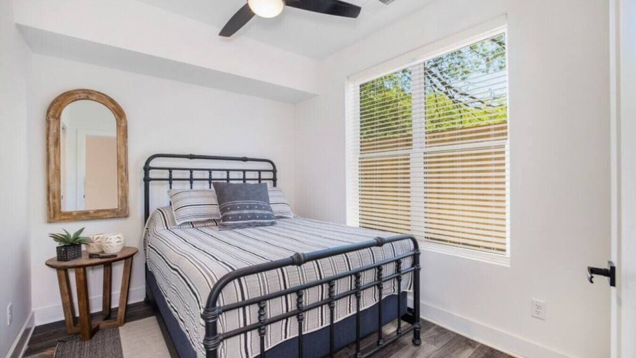 Photo of Bedroom in Hurwood Heights