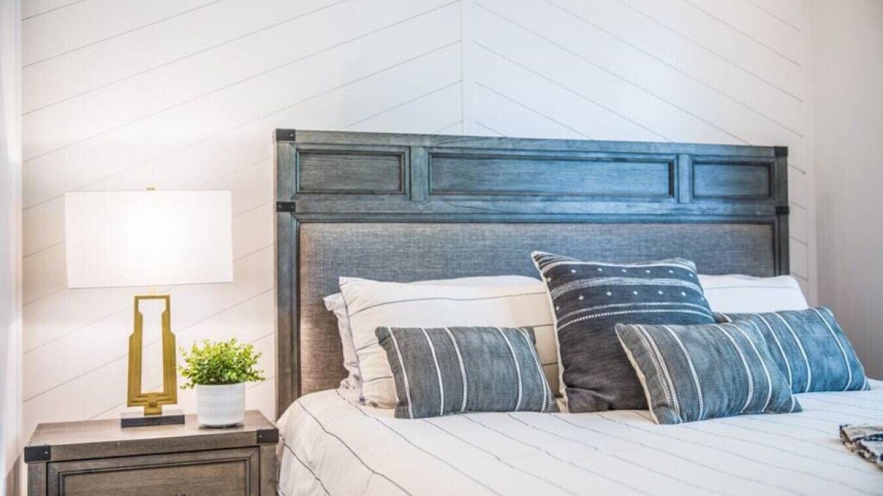 Photo of Bedroom in Hurwood Heights