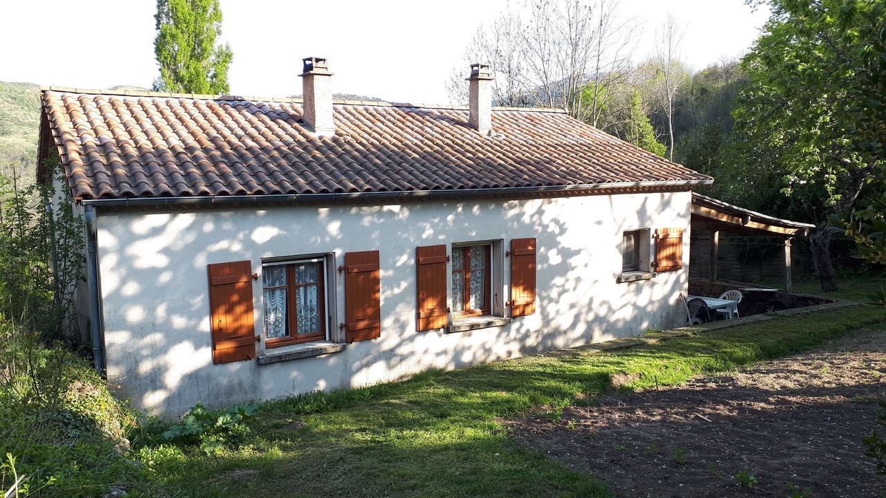 Photo of Buildings in Ajoux