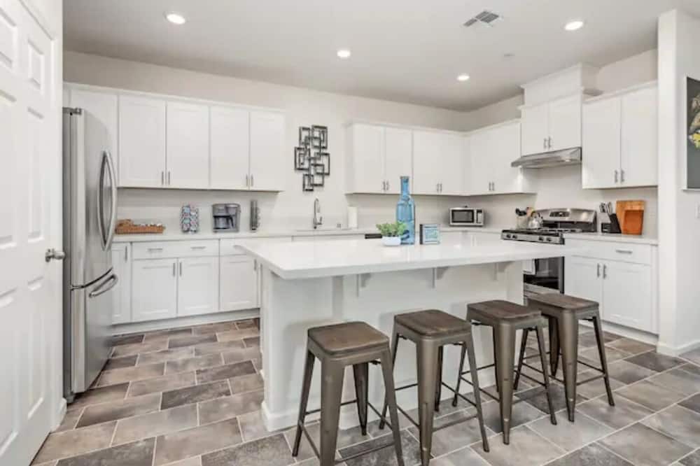 Photo of Kitchen in Roosevelt