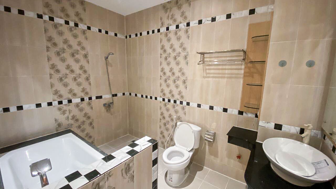 Photo of Bathroom in Chamkar Mon
