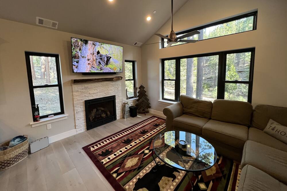 Photo of Livingroom in Lincoln Park