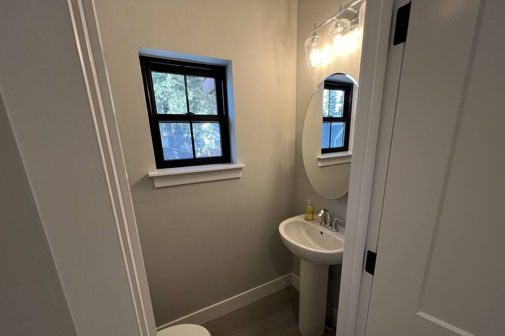 Photo of Bathroom in Lincoln Park