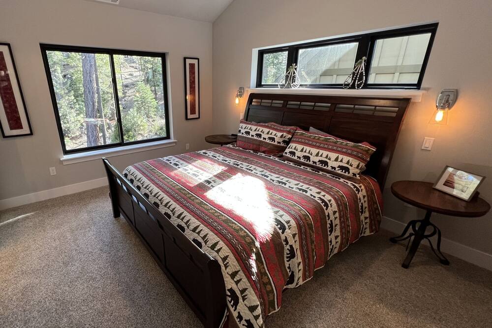 Photo of Bedroom in Lincoln Park