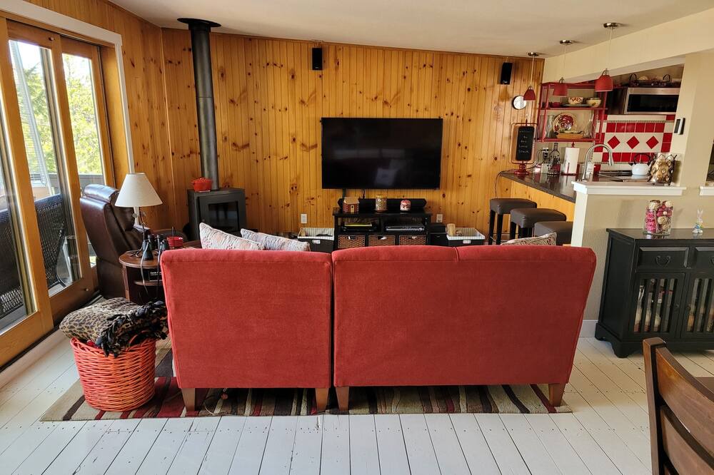 Photo of Livingroom in Coal Creek