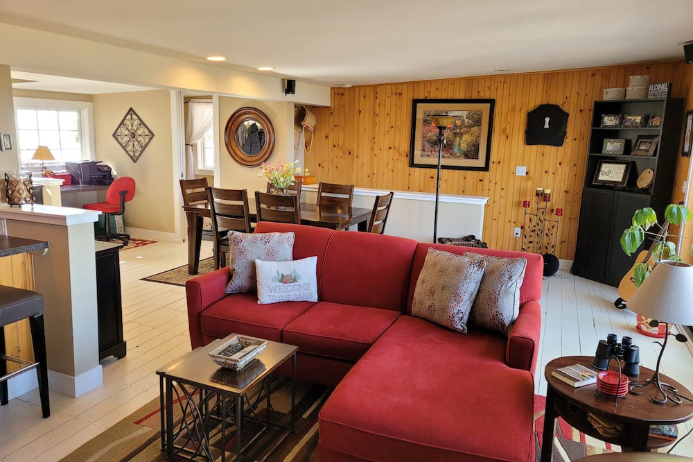 Photo of Livingroom in Coal Creek