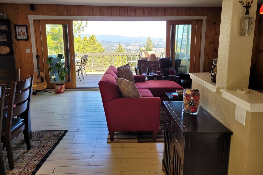 Photo of Livingroom in Coal Creek