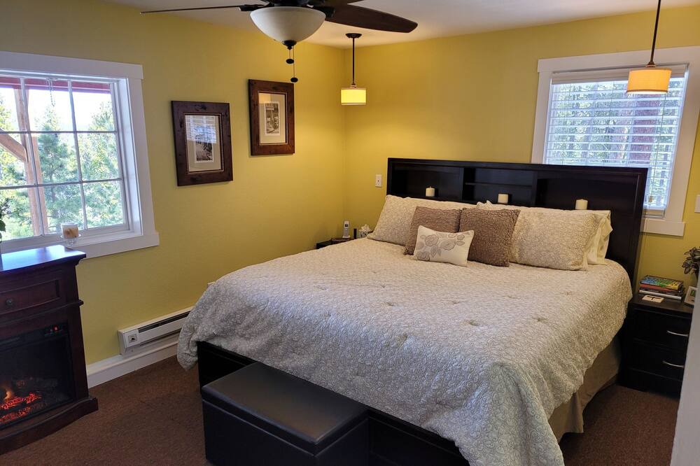 Photo of Bedroom in Coal Creek