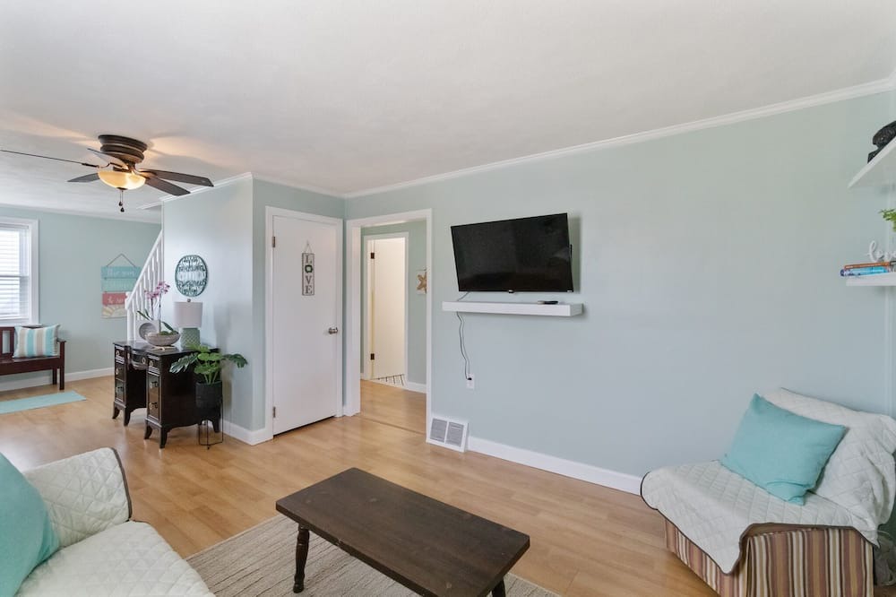 Photo of Livingroom in Bonnet Shores
