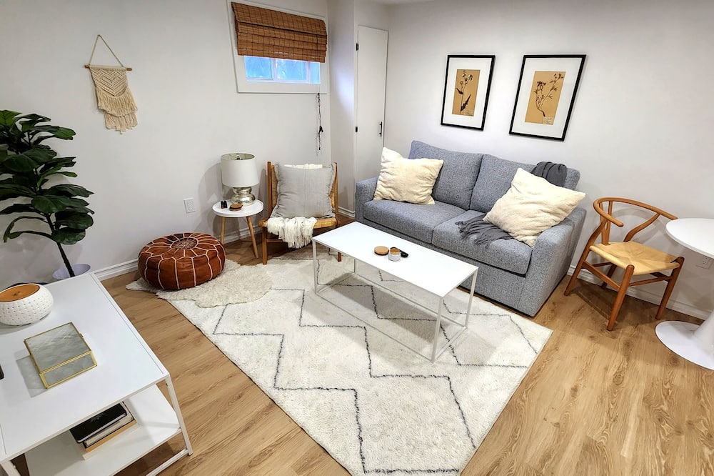 Photo of Livingroom in Hamilton