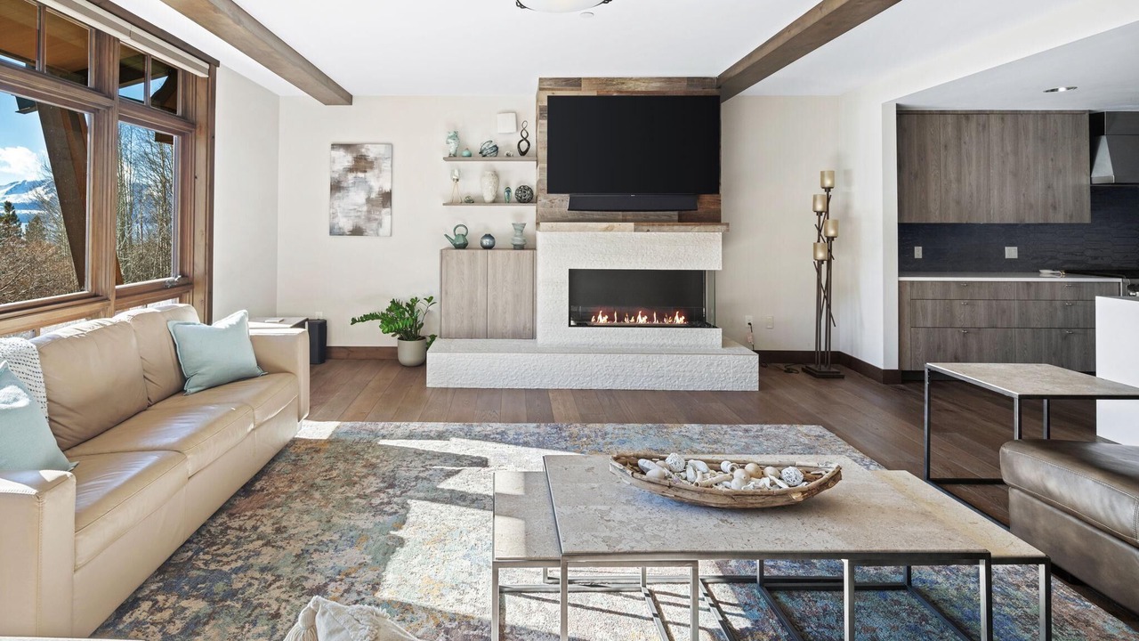 Photo of Livingroom in Stateline