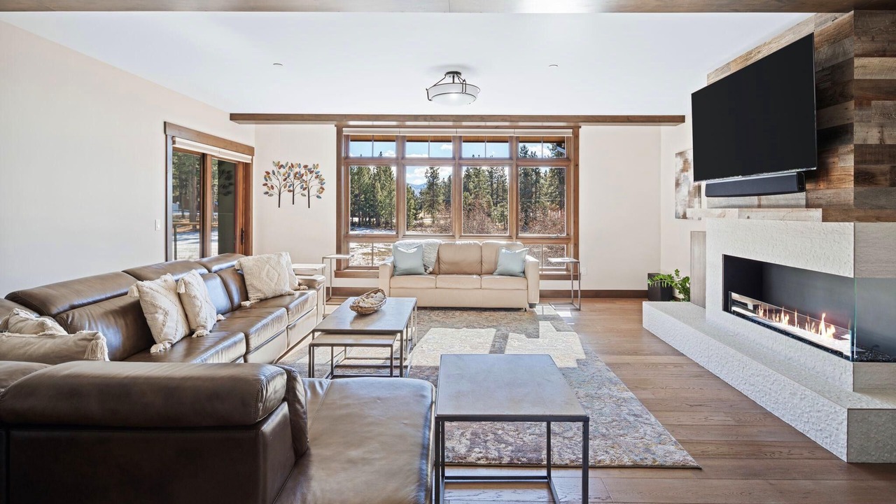 Photo of Livingroom in Stateline