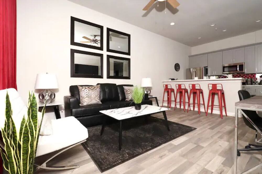 Photo of Livingroom in MacGregor