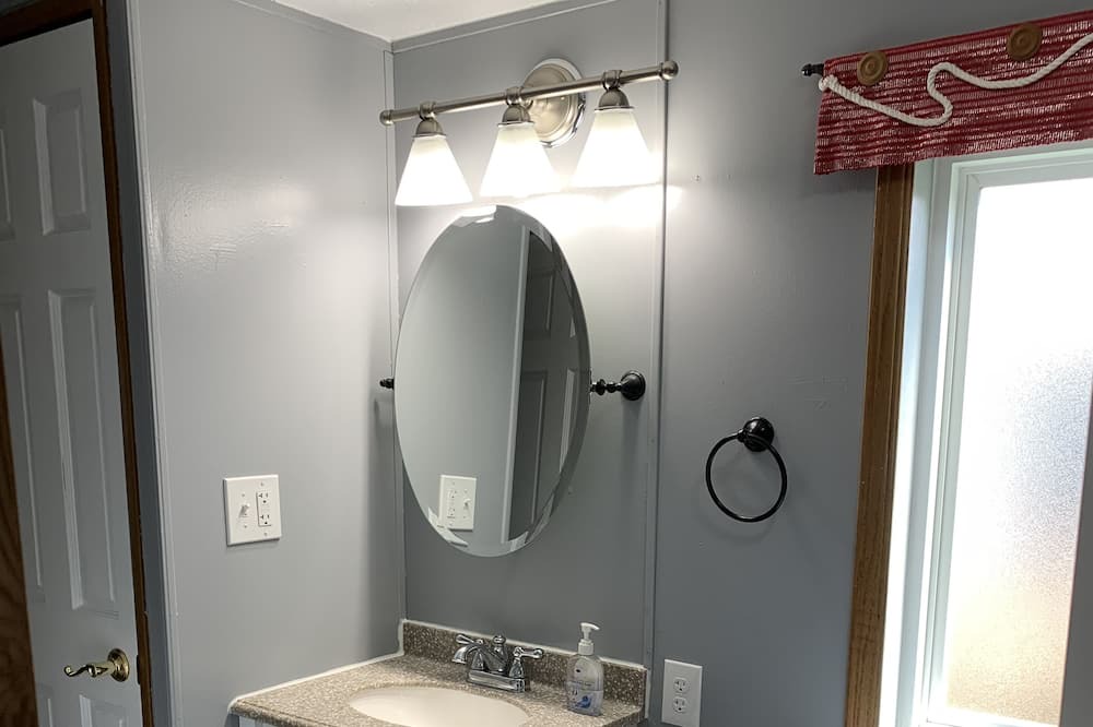 Photo of Bathroom in Shelbyville