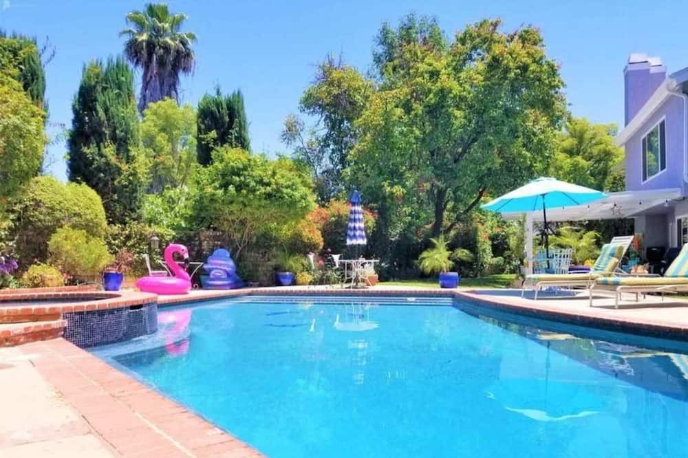 Photo of Outdoor in Reseda
