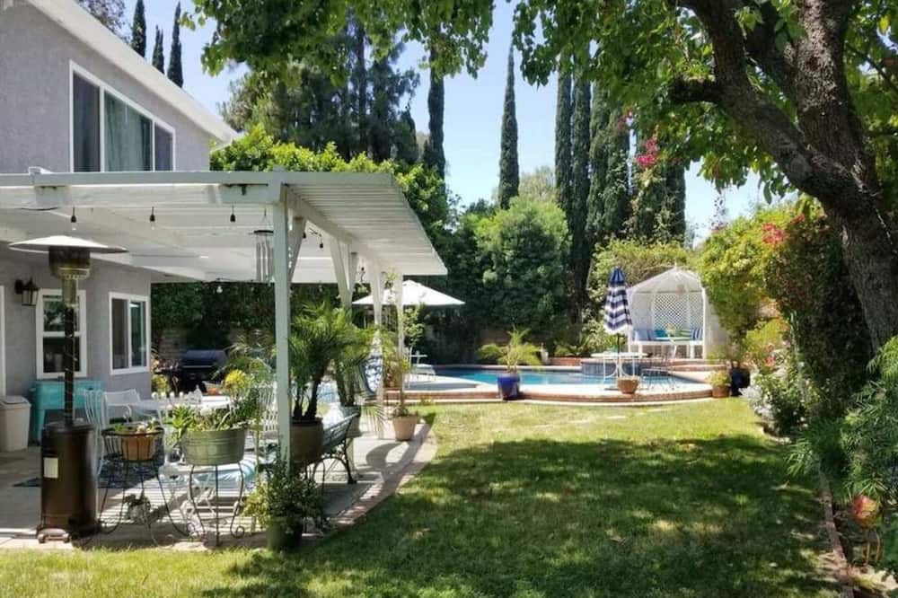 Photo of Outdoor in Reseda
