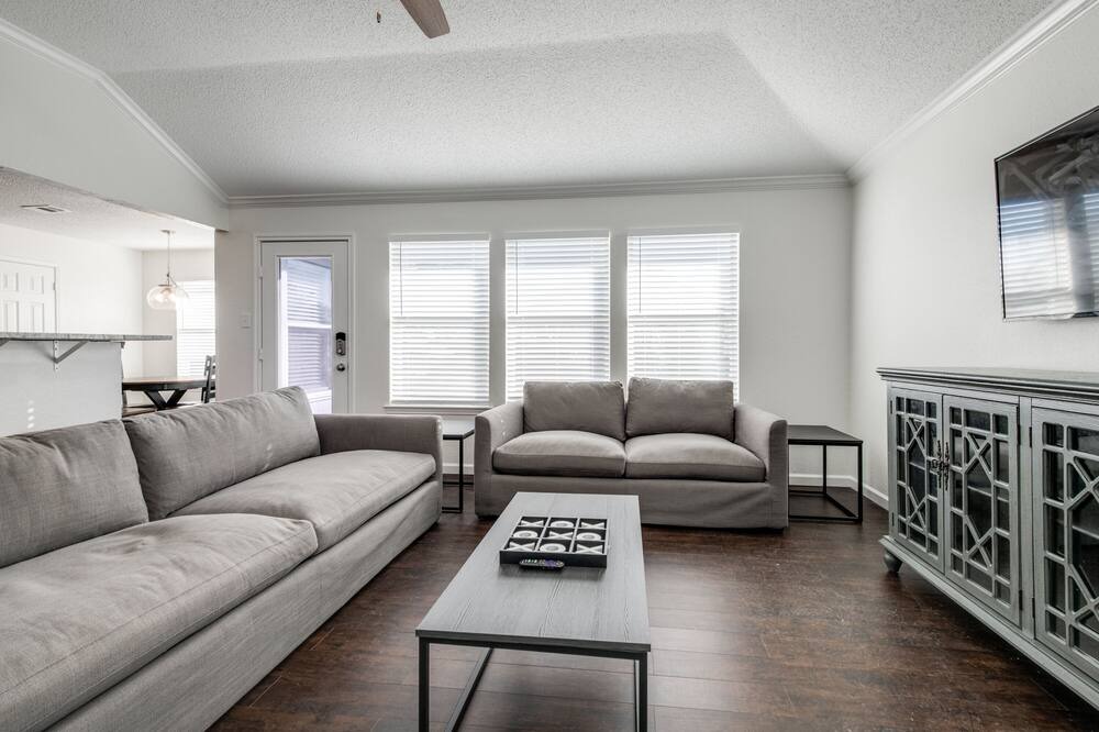 Photo of Livingroom in Allen