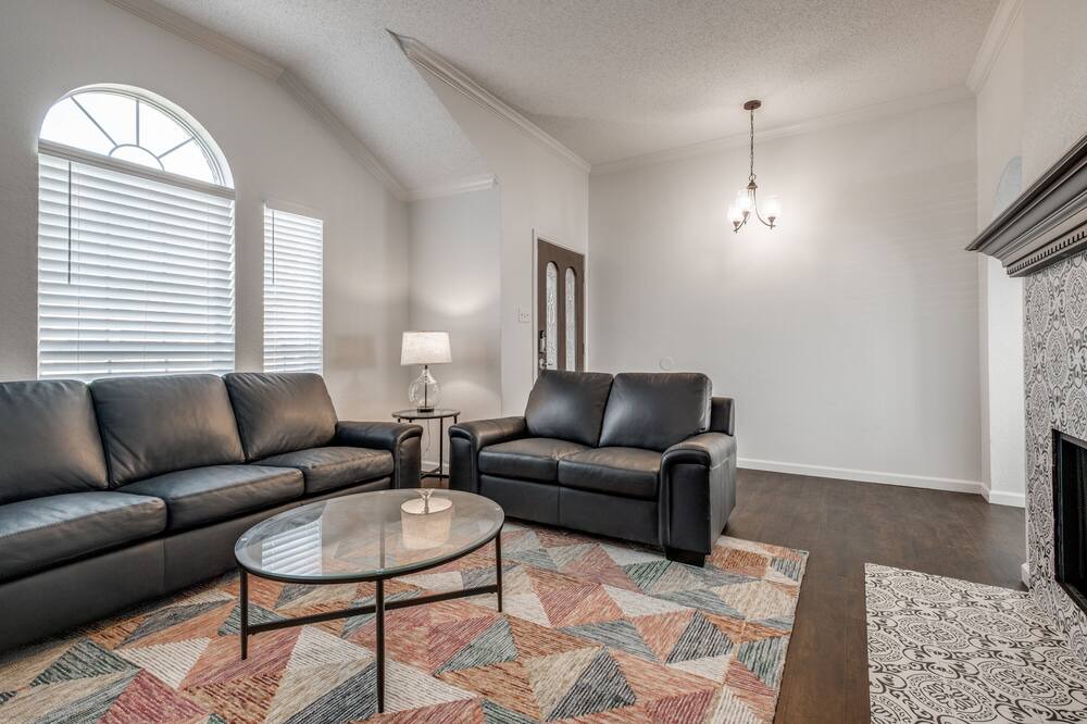 Photo of Livingroom in Allen
