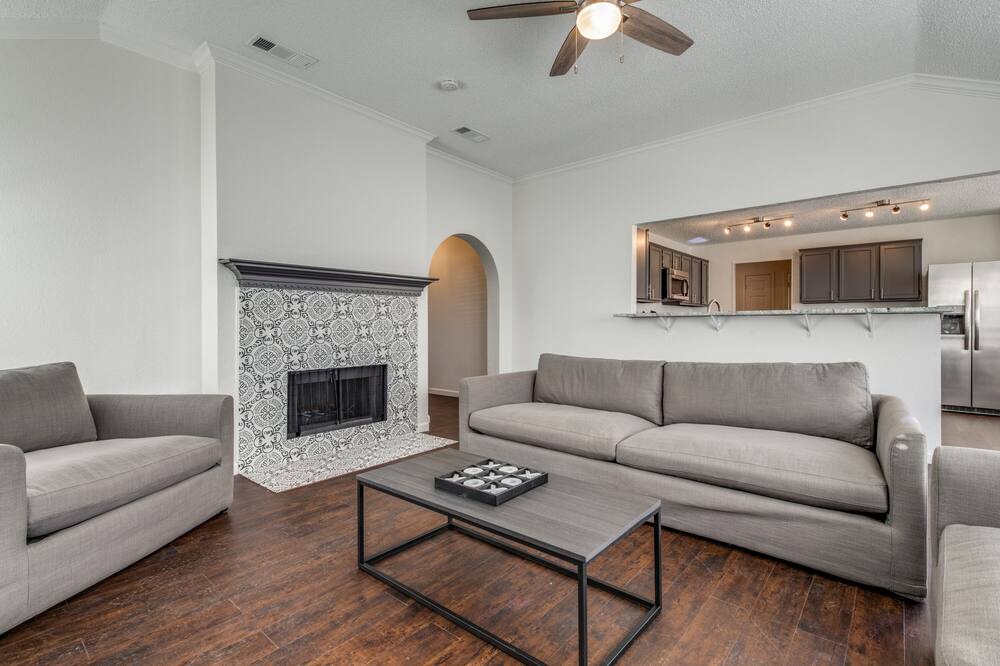 Photo of Livingroom in Allen