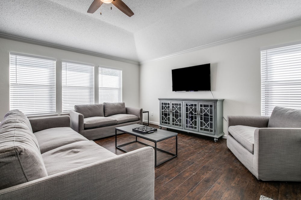 Photo of Livingroom in Allen