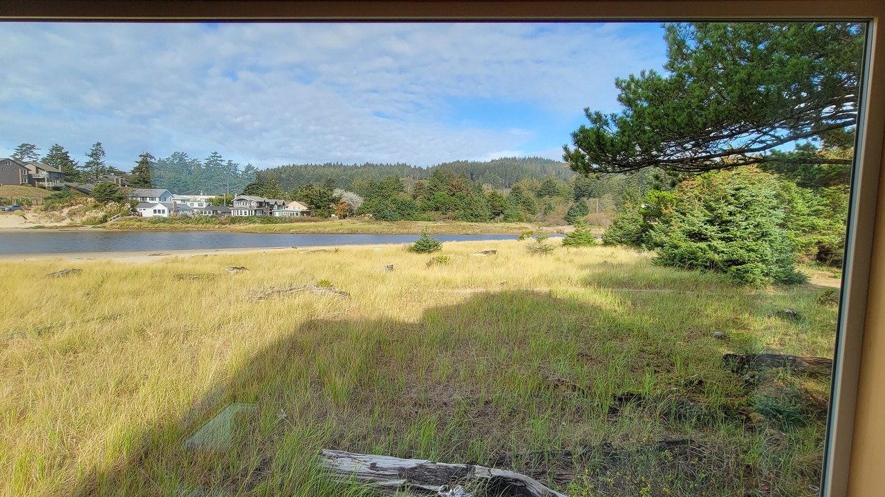 Photo of Bedroom in Cannon Beach