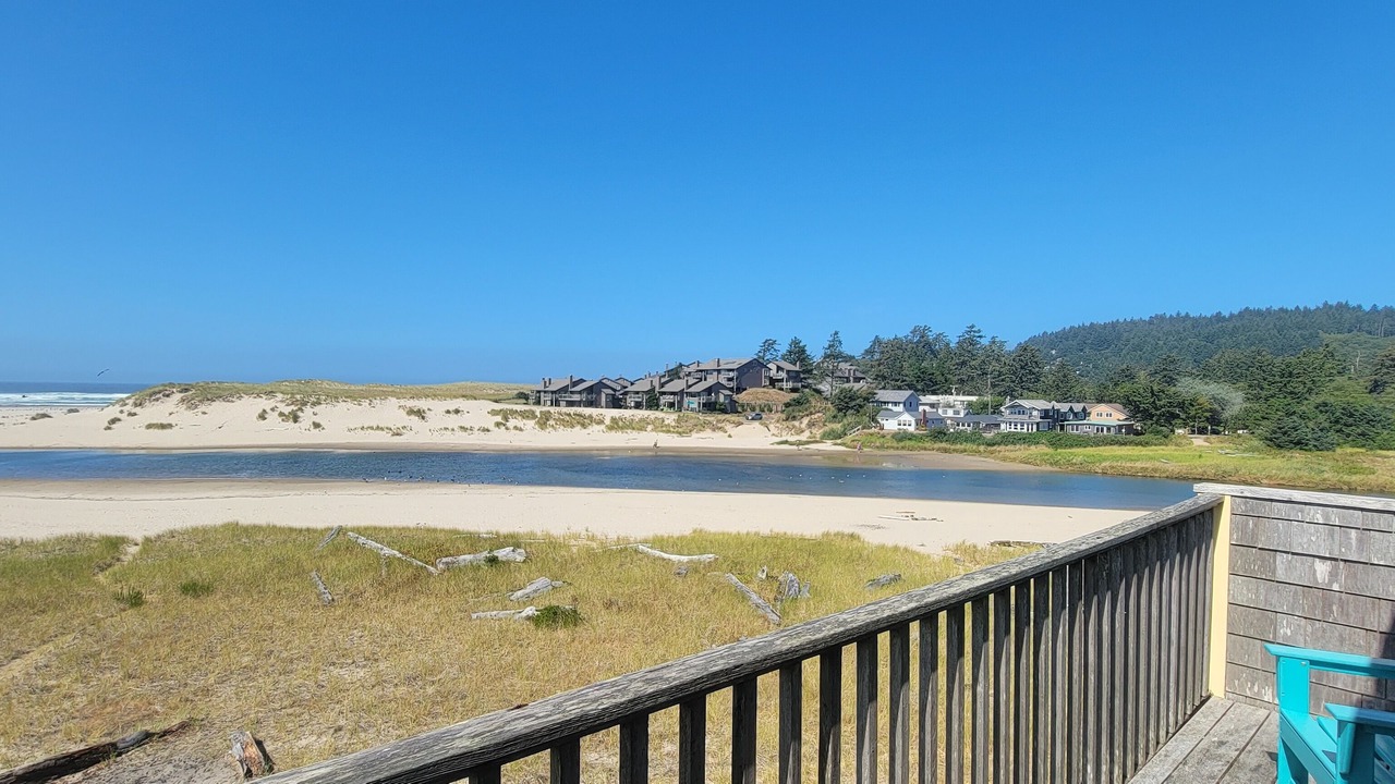 Photo of Others in Cannon Beach