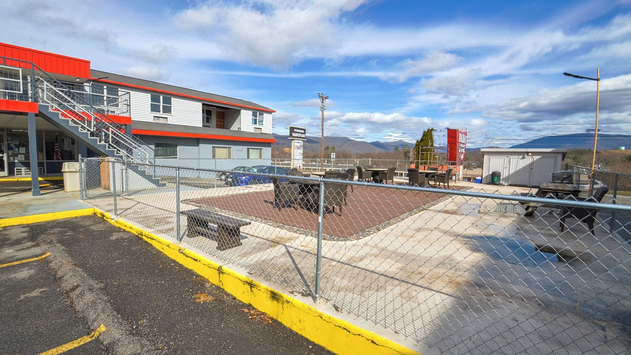 Photo of Outdoor in Goldbond