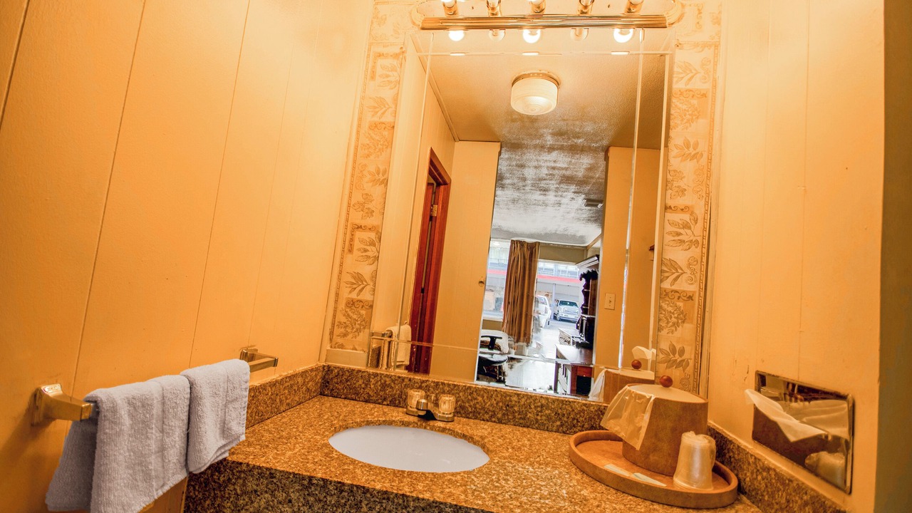 Photo of Bathroom in Goldbond
