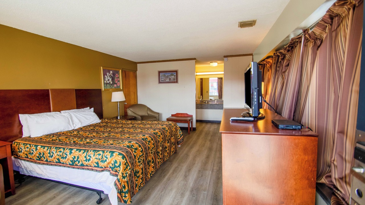 Photo of Bedroom in Goldbond