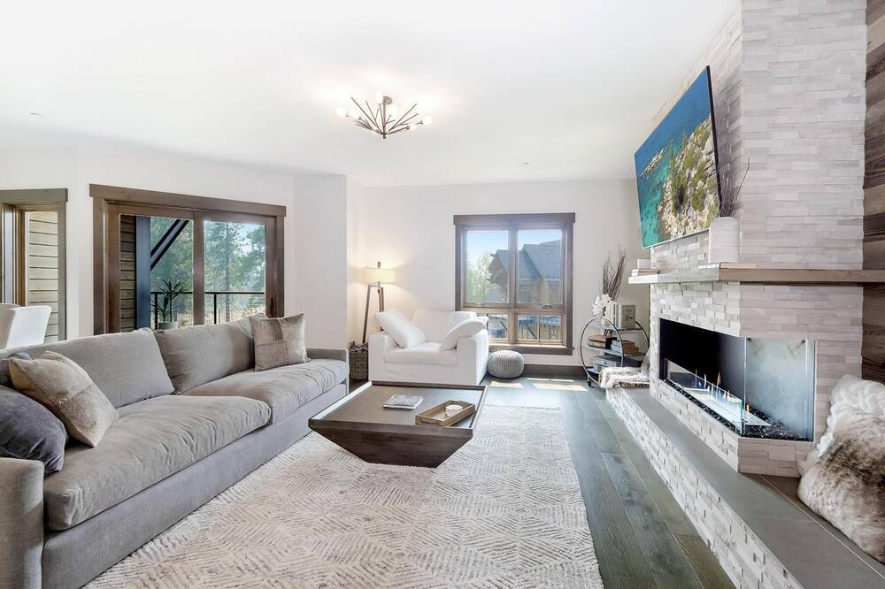 Photo of Livingroom in Stateline